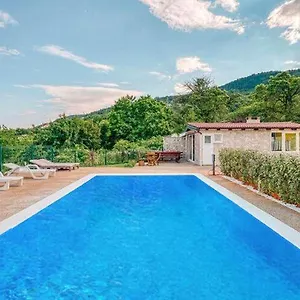 Apartman Nika With Swimming Pool And Beautiful Sea View, Dobreć
